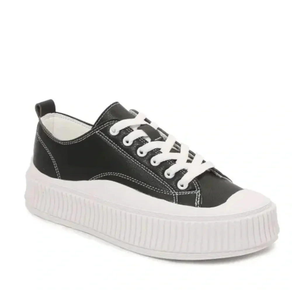 Berness Gigi Low Top Platform Sneaker Size 7